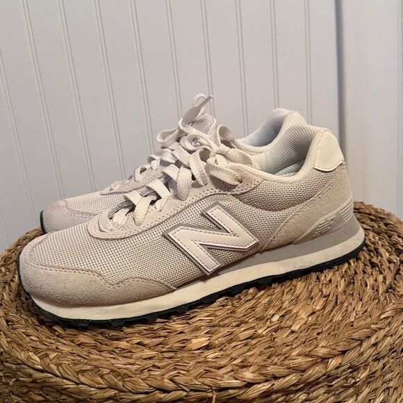 New Balance Cream and Gray Sneakers - 7.5 - Picture 4 of 10